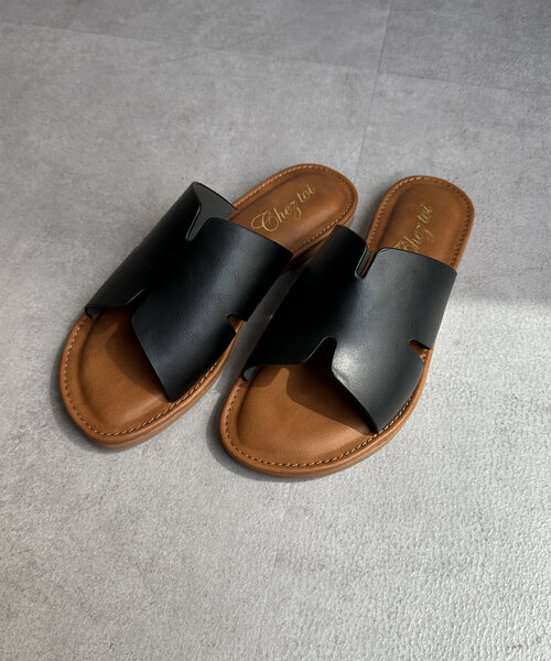 Chez toi（シェトワ）の「フリットフラットサンダル（サンダル・レディース・オフホワイト/ブラック/ブラウン・SMALL/MEDIUM/LARGE）」の3枚目の写真