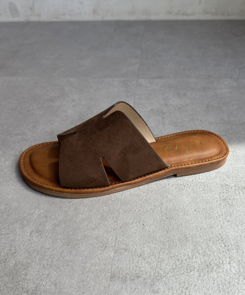 Chez toi（シェトワ）の「フリットフラットサンダル（サンダル・レディース・オフホワイト/ブラック/ブラウン・SMALL/MEDIUM/LARGE）」の21枚目の写真