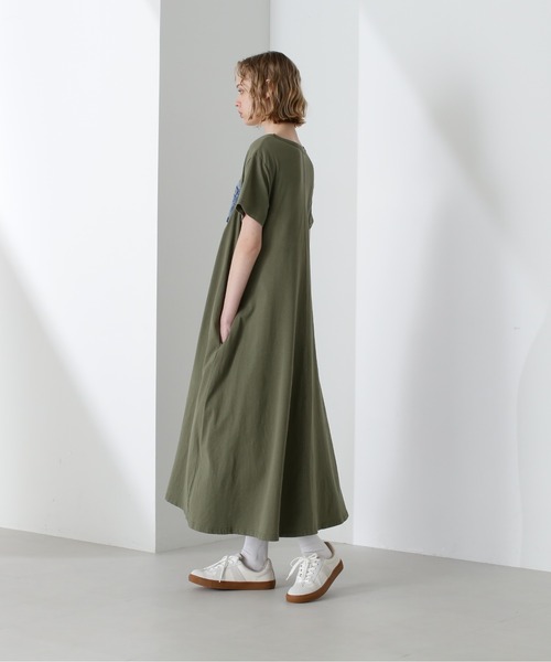 AVIREX(アヴィレックス)の「DENIM POCKET FLARE ONEPICE/デニム ポケット フレア ワンピース(ワンピース・レディース・レッド/ブラック/オリーブ/ブルー/パープル・F)」の8枚目の写真