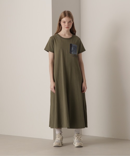 AVIREX(アヴィレックス)の「DENIM POCKET FLARE ONEPICE/デニム ポケット フレア ワンピース(ワンピース・レディース・レッド/ブラック/オリーブ/ブルー/パープル・F)」の7枚目の写真