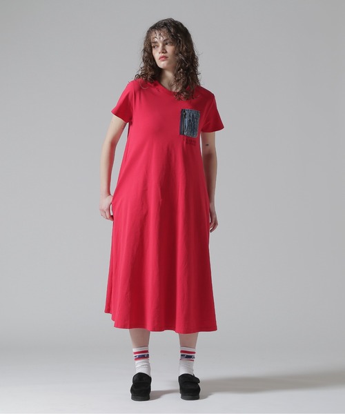 AVIREX(アヴィレックス)の「DENIM POCKET FLARE ONEPICE/デニム ポケット フレア ワンピース(ワンピース・レディース・レッド/ブラック/オリーブ/ブルー/パープル・F)」の19枚目の写真