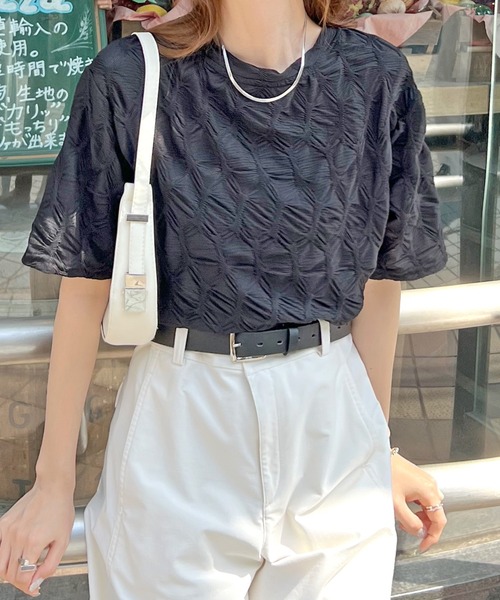 Futier land(フューティアランド)の「シアーシャーリングエンボスTシャツ(Tシャツ/カットソー・レディース・ホワイト/ブラック/ブルー・FREE)」の2枚目の写真