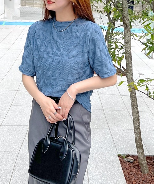 Futier land(フューティアランド)の「シアーシャーリングエンボスTシャツ(Tシャツ/カットソー・レディース・ホワイト/ブラック/ブルー・FREE)」の11枚目の写真