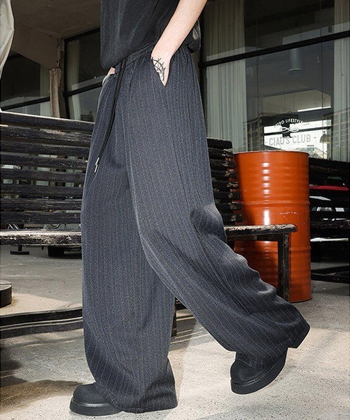 Ressaca(レサーカ)の「ストライプ柄タックワイドスラックスパンツ(スラックス・メンズ・グレー/チャコール・M/L/XL)」の6枚目の写真