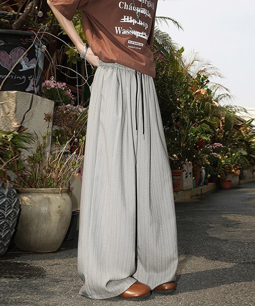 Ressaca(レサーカ)の「ストライプ柄タックワイドスラックスパンツ(スラックス・メンズ・グレー/チャコール・M/L/XL)」の10枚目の写真