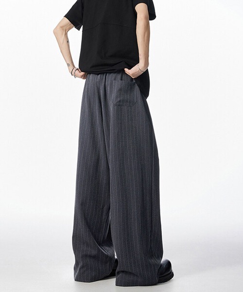 Ressaca(レサーカ)の「ストライプ柄タックワイドスラックスパンツ(スラックス・メンズ・グレー/チャコール・M/L/XL)」の14枚目の写真