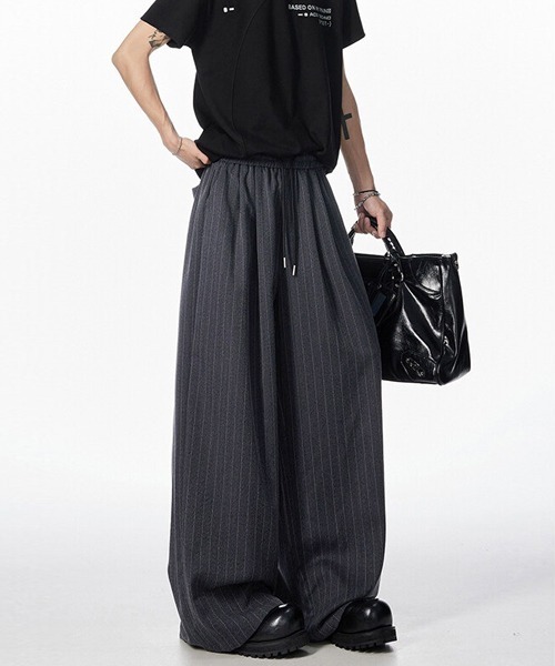 Ressaca(レサーカ)の「ストライプ柄タックワイドスラックスパンツ(スラックス・メンズ・グレー/チャコール・M/L/XL)」の13枚目の写真