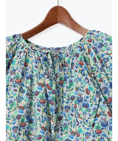 Te chichi（テチチ）の「【LIBERTY】バルーンスリーブブラウス《2025summer catalog item》（シャツ/ブラウス・レディース・ベージュ/グリーン・F）」の5枚目の写真