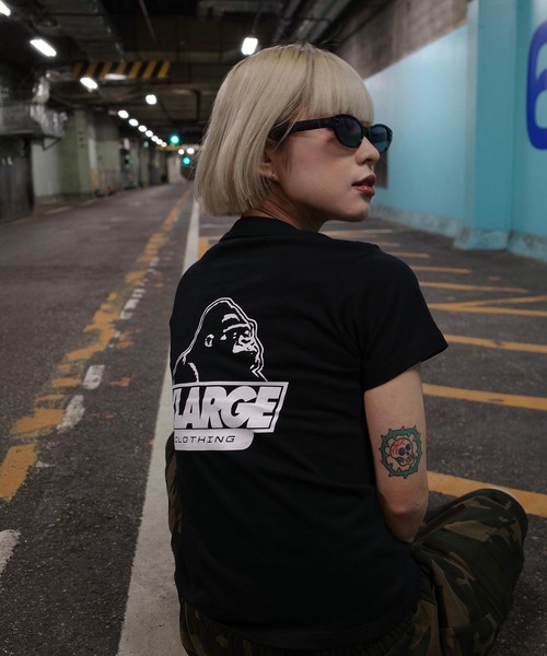 XLARGE(エクストララージ)の「【WEB限定】OLD OG S/S TEE "展開サイズXS~XXL"(Tシャツ/カットソー・メンズ・ブラック/ホワイト・XS/S/M/L/XL/XXL)」の22枚目の写真