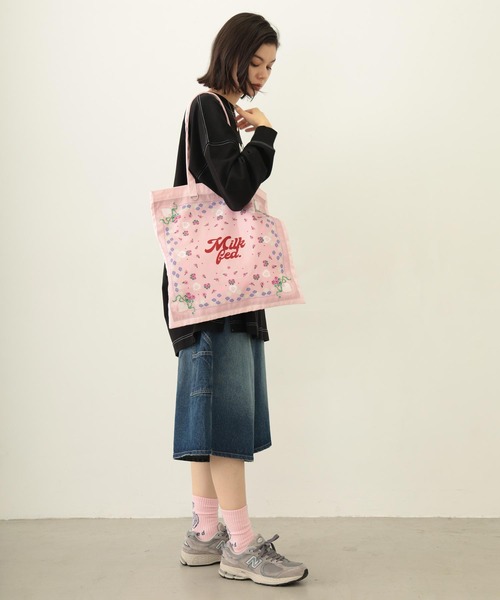 MILKFED.（ミルクフェド）の「FLOWER PATTERN BANDANA BAG（トートバッグ・レディース・オフホワイト/ライトピンク/ライトブルー・ONE SIZE）」の21枚目の写真