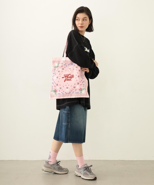 MILKFED.（ミルクフェド）の「FLOWER PATTERN BANDANA BAG（トートバッグ・レディース・オフホワイト/ライトピンク/ライトブルー・ONE SIZE）」の22枚目の写真