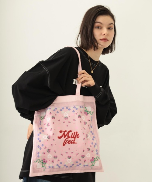 MILKFED.（ミルクフェド）の「FLOWER PATTERN BANDANA BAG（トートバッグ・レディース・オフホワイト/ライトピンク/ライトブルー・ONE SIZE）」の14枚目の写真