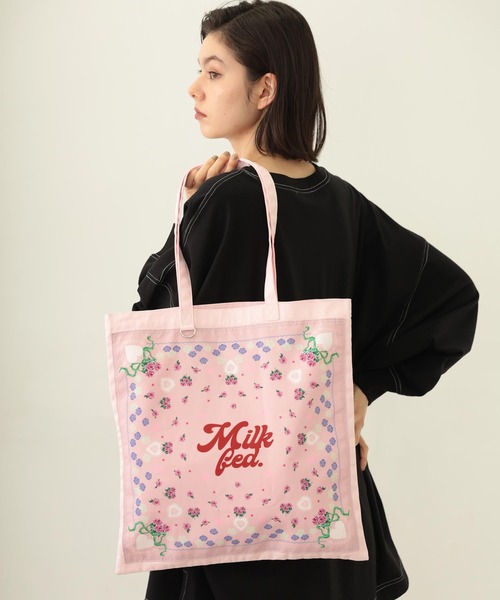 MILKFED.（ミルクフェド）の「FLOWER PATTERN BANDANA BAG（トートバッグ・レディース・オフホワイト/ライトピンク/ライトブルー・ONE SIZE）」の20枚目の写真