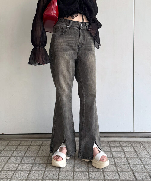 mline（エムライン）の「[mline]スリットフレアデニム（デニムパンツ・レディース・ブルー/ブラック・1/2）」の5枚目の写真