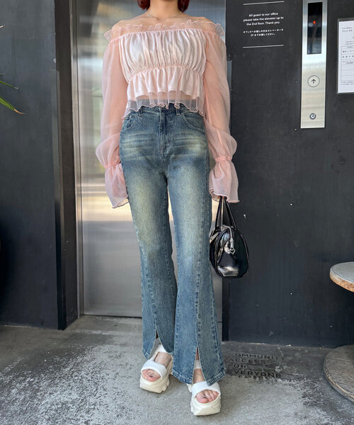 mline（エムライン）の「[mline]スリットフレアデニム（デニムパンツ・レディース・ブルー/ブラック・1/2）」の16枚目の写真