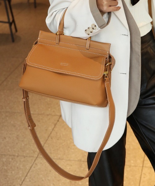 NiiNa（ニーナ）の「【 NiiNa / ニーナ 】高品質牛革2wayワンハンドルドロップダウンバッグ（ショルダーバッグ・レディース・グレイッシュベージュ/ブラック/ブラウン・FREE）」の3枚目の写真