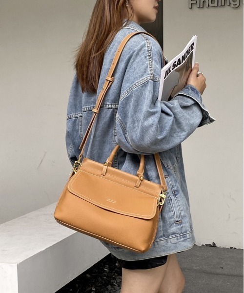 NiiNa（ニーナ）の「【 NiiNa / ニーナ 】高品質牛革2wayワンハンドルドロップダウンバッグ（ショルダーバッグ・レディース・グレイッシュベージュ/ブラック/ブラウン・FREE）」の12枚目の写真
