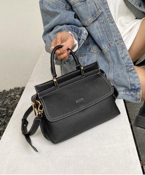 NiiNa（ニーナ）の「【 NiiNa / ニーナ 】高品質牛革2wayワンハンドルドロップダウンバッグ（ショルダーバッグ・レディース・グレイッシュベージュ/ブラック/ブラウン・FREE）」の15枚目の写真