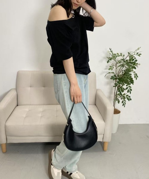 mebole（メボレ）の「シンプルワンショルダートップス（Tシャツ/カットソー・レディース・ネイビー/チャコールグレー/グレー/ブラック・FREE）」の13枚目の写真