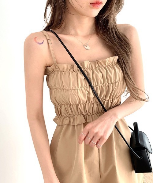 gossip！ロサンゼルス（ゴシップロサンゼルス）の「スモッキングデザイン ショート丈オーバーオール（パンツドレス・レディース・ブラック/カーキ・FREE）」の11枚目の写真