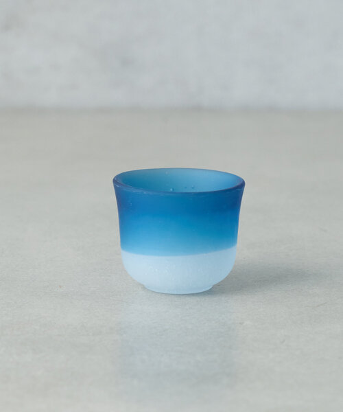 BIRTHDAY BAR(バースデイバー)の「青靄(せいあい)徳利1個・ぐい呑2個ギフトセット(グラス/マグカップ/タンブラー・レディース・ブルー・0)」の5枚目の写真