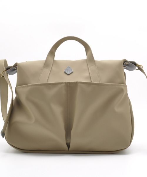 CLEDRAN（クレドラン）の「【雨に強いレイヤー素材】CL3851 TEMPE 2WAY BOSTON（ボストンバッグ・レディース・ホワイト/ベージュ/ブラック/グレー・FREE）」の4枚目の写真