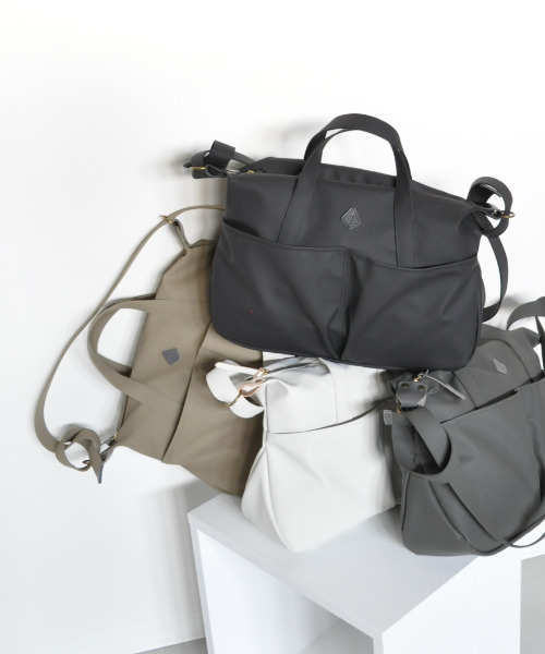 CLEDRAN（クレドラン）の「【雨に強いレイヤー素材】CL3851 TEMPE 2WAY BOSTON（ボストンバッグ・レディース・ホワイト/ベージュ/ブラック/グレー・FREE）」の10枚目の写真
