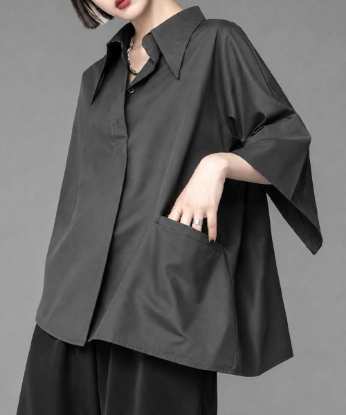 SallyLunn（サリーラン）の「【さらっとした肌触り♪選べる5カラー/S～XLサイズ展開】アシンメトリー半袖クラシックシャツ（シャツ/ブラウス・レディース・ブラック/ホワイト/ダークグレー/ライトグレー/ブルー・MEDIUM/LARGE/X-LARGE/SMALL）」の4枚目の写真