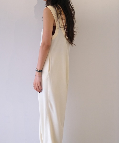 AKTE（アクテ）の「リラックスカットソーロンパース（つなぎ/オールインワン・レディース・アイボリー/ブラック/ブラウン・FREE/TALL）」の9枚目の写真