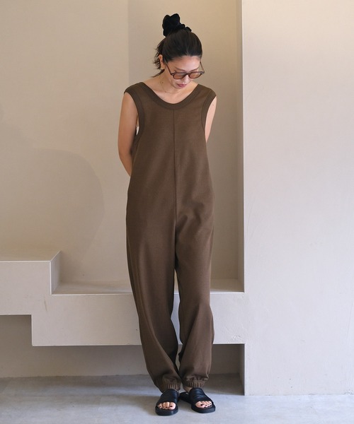 AKTE（アクテ）の「リラックスカットソーロンパース（つなぎ/オールインワン・レディース・アイボリー/ブラック/ブラウン・FREE/TALL）」の22枚目の写真