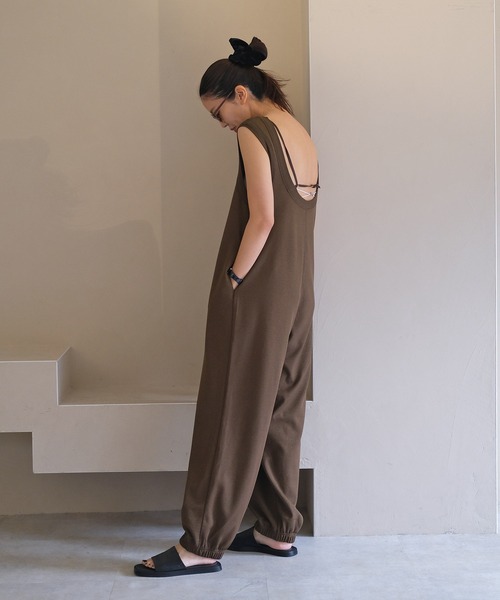 AKTE（アクテ）の「リラックスカットソーロンパース（つなぎ/オールインワン・レディース・アイボリー/ブラック/ブラウン・FREE/TALL）」の19枚目の写真
