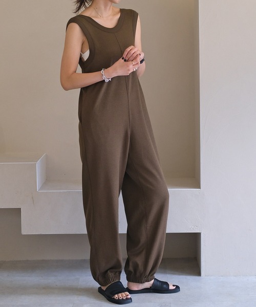 AKTE（アクテ）の「リラックスカットソーロンパース（つなぎ/オールインワン・レディース・アイボリー/ブラック/ブラウン・FREE/TALL）」の16枚目の写真