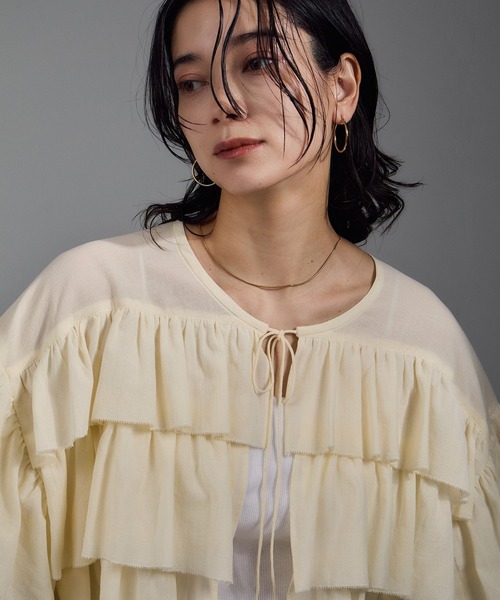 SALON adam et rope'（サロン アダム エ ロペ）の「コットンラッフルブラウス（シャツ/ブラウス・レディース・オフホワイト/ブラック・FREE）」の15枚目の写真