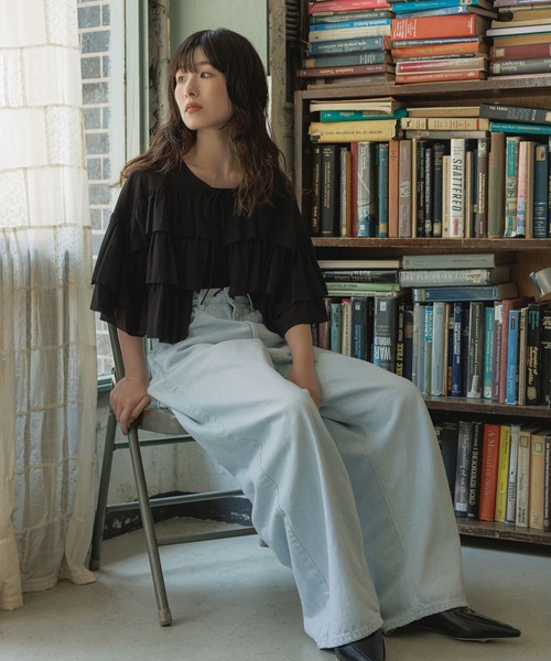 SALON adam et rope'（サロン アダム エ ロペ）の「コットンラッフルブラウス（シャツ/ブラウス・レディース・オフホワイト/ブラック・FREE）」の4枚目の写真