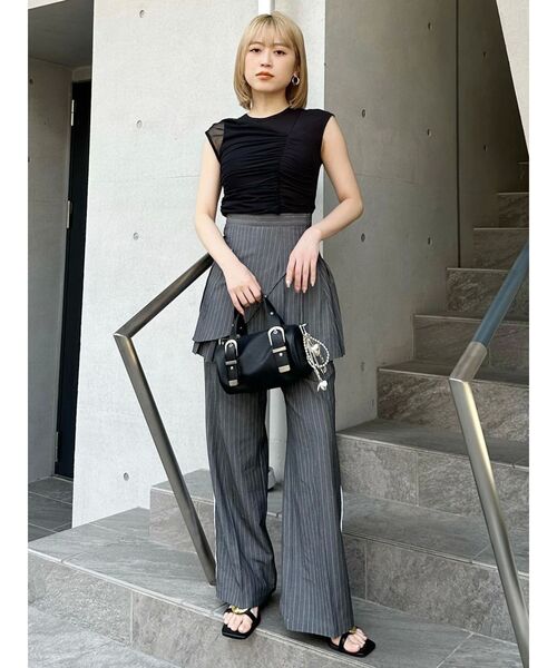 MURUA（ムルーア）の「レイヤードシャーリングカットソー（Tシャツ/カットソー・レディース・パープル/ブラック・FREE）」の18枚目の写真