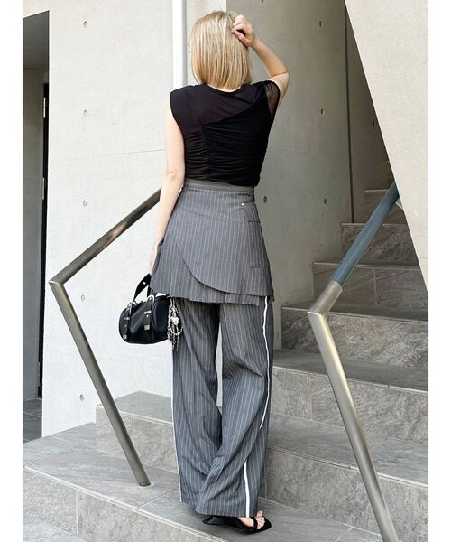 MURUA（ムルーア）の「レイヤードシャーリングカットソー（Tシャツ/カットソー・レディース・パープル/ブラック・FREE）」の17枚目の写真