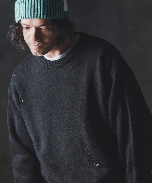 GLIMCLAP(グリムクラップ)の「mn3138-Mid-gauge crewneck sweater-Distressed for a vintage look- クルーネックニット(ニット/セーター・メンズ・キナリ/チャコール/ブラウン/ブラック・S/M/L)」の10枚目の写真