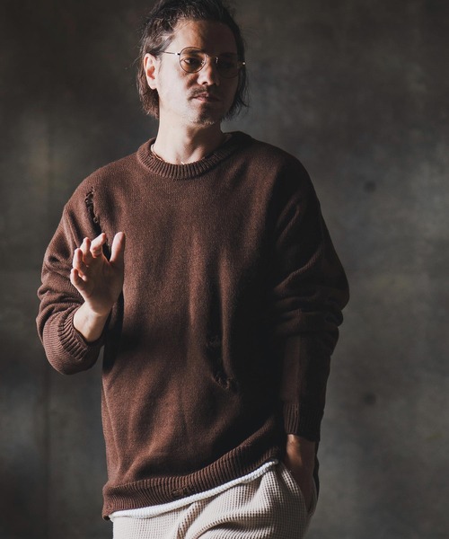 GLIMCLAP(グリムクラップ)の「mn3138-Mid-gauge crewneck sweater-Distressed for a vintage look- クルーネックニット(ニット/セーター・メンズ・キナリ/チャコール/ブラウン/ブラック・S/M/L)」の17枚目の写真