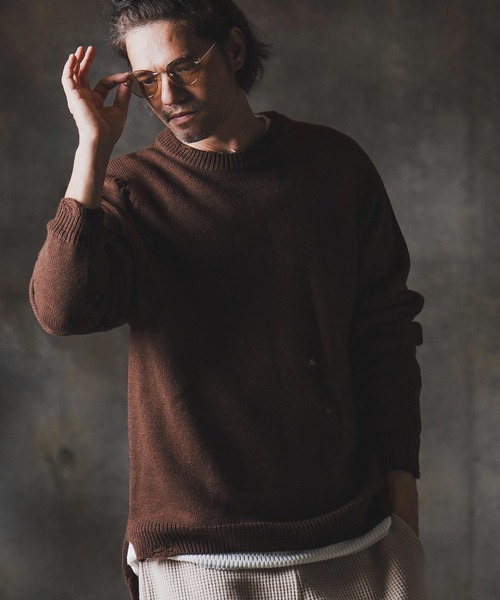 GLIMCLAP(グリムクラップ)の「mn3138-Mid-gauge crewneck sweater-Distressed for a vintage look- クルーネックニット(ニット/セーター・メンズ・キナリ/チャコール/ブラウン/ブラック・S/M/L)」の18枚目の写真