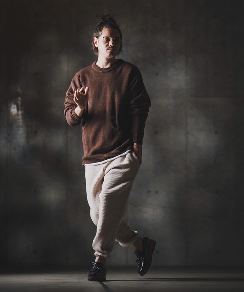 GLIMCLAP(グリムクラップ)の「mn3138-Mid-gauge crewneck sweater-Distressed for a vintage look- クルーネックニット(ニット/セーター・メンズ・キナリ/チャコール/ブラウン/ブラック・S/M/L)」の20枚目の写真