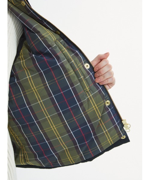 Barbour(バブアー)の「Xanthe ノンワックス 中綿 ジャケット(レディース)(ブルゾン・レディース・グリーン/ブラック・LARGE/MEDIUM/SMALL)」の20枚目の写真