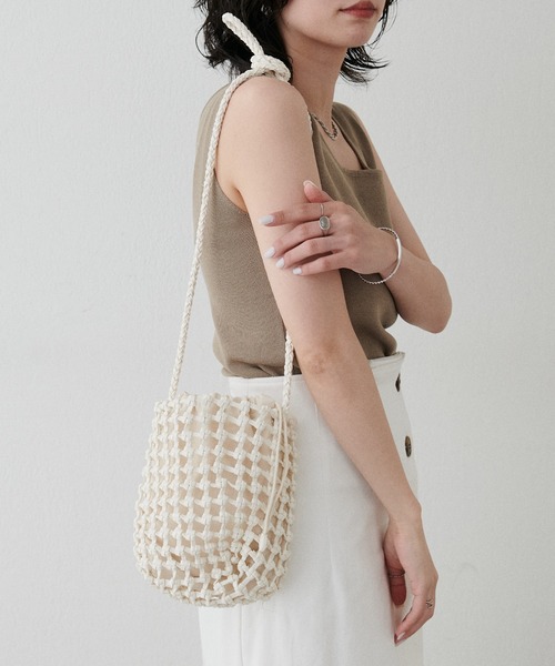 LARUTA（ラルータ）の「【LARUTA】編み込みデザインバッグ（ショルダーバッグ・レディース・ブラック/ホワイト/キャメル・FREE）」の21枚目の写真