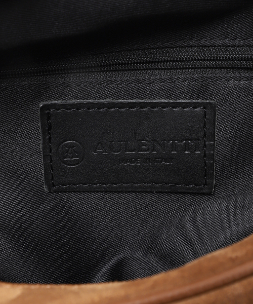 U by SPICK&SPAN（ユーバイスピックアンドスパン）の「《WEB限定/追加》AULENTTI /オウレンティSUEDE BOSTON BAG5（ボストンバッグ・レディース・キャメル・FREE）」の3枚目の写真