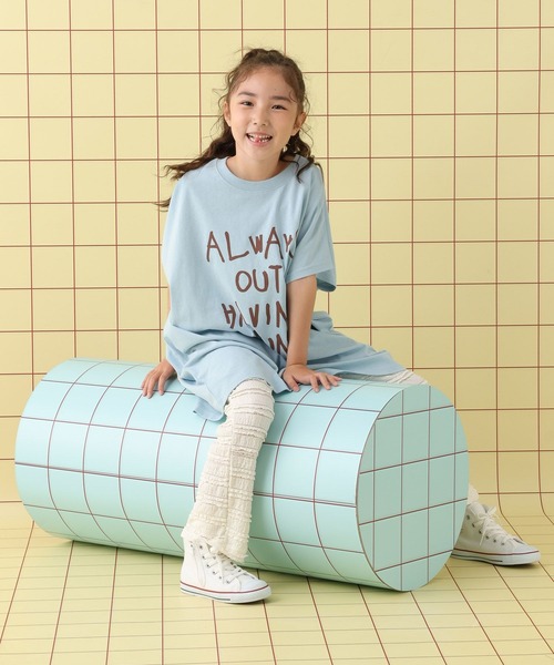 LEPSIM（レプシィム）の「【KIDS】手描きロゴBIGノースリチュニック　576690（Tシャツ/カットソー・キッズ・ブルー/オフホワイト・120/140）」の19枚目の写真