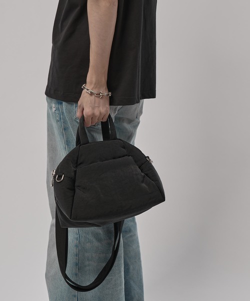 ITTI（イッチ）の「【ITTI】ANNIE PUFFER MINI MADISON BAG（トートバッグ・メンズ・ブラック・FREE）」の4枚目の写真