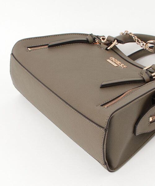 Guess（ゲス）の「WRENLEY Small Satchel サッチェルバッグ（ショルダーバッグ・レディース・ブラウン/オリーブ/ストーン/レッド・ONE SIZE）」の6枚目の写真