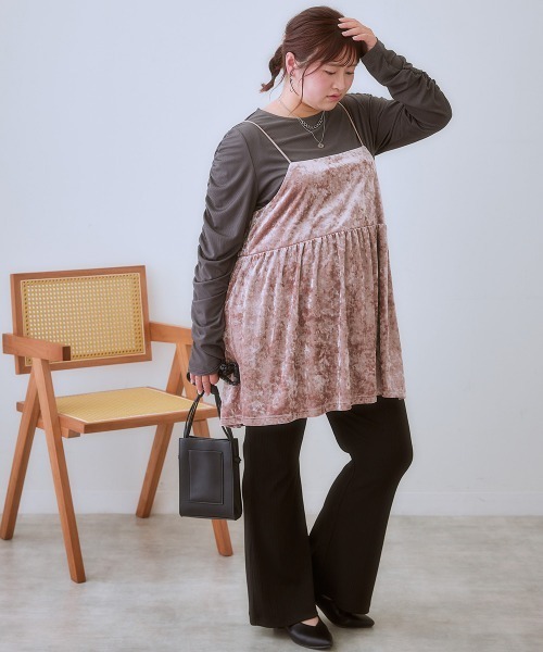 SMILE LAND（スマイルランド）の「＜大きいサイズ＞カットベロアキャミソール（キャミソール・レディース・ブラック/ピンク系・4L/3L/L/5L/LL）」の4枚目の写真