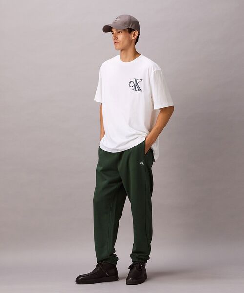 Calvin Klein(カルバン・クライン)の「モノグラム ジョガーパンツ(スウェットパンツ・メンズ・ブラック/ダークグリーン・L/M/S)」の9枚目の写真