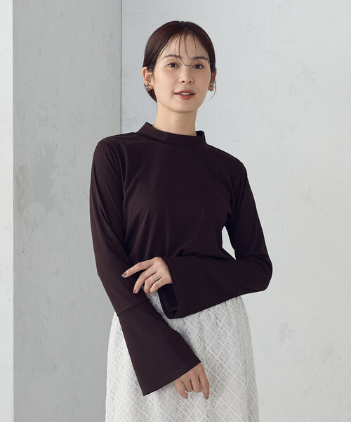 COMME CA ISM(コムサイズム)の「フレアースリーブ カットソー(Tシャツ/カットソー・レディース・ベージュ/ダークブラウン・MEDIUM/LARGE)」の1枚目の写真