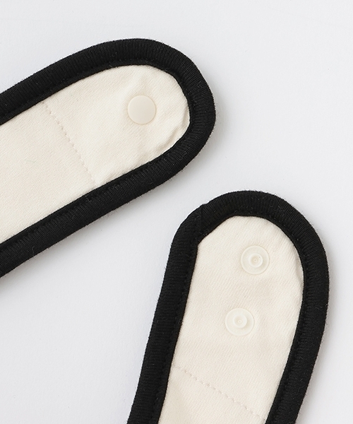 X-girl Stages（エックスガールステージス）の「ラメロゴプリントスタイ（スタイ/よだれかけ・キッズ・ライトブルー/アイボリー・F）」の4枚目の写真